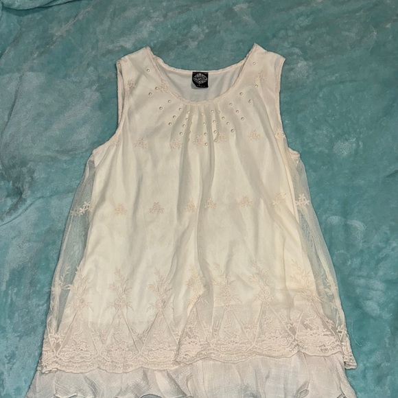 Sleeveless, romantic, top size large - Picture 1 of 4